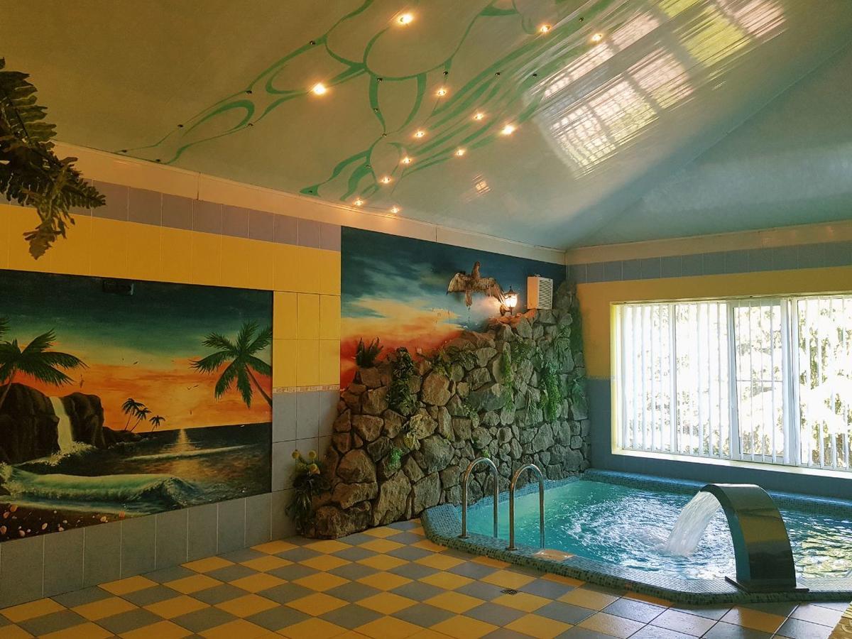 Дом Для Души С Бассейном Целиком Hotel Vinnytsia Bagian luar foto